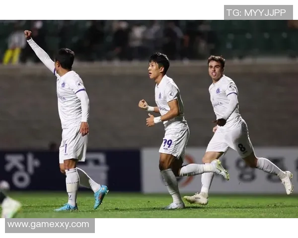 仁川联与釜山偶像激战正酣比赛结果揭晓精彩瞬间回顾与分析